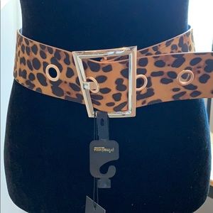 Oversized waist belt